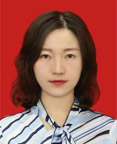 常　委：马琳娜